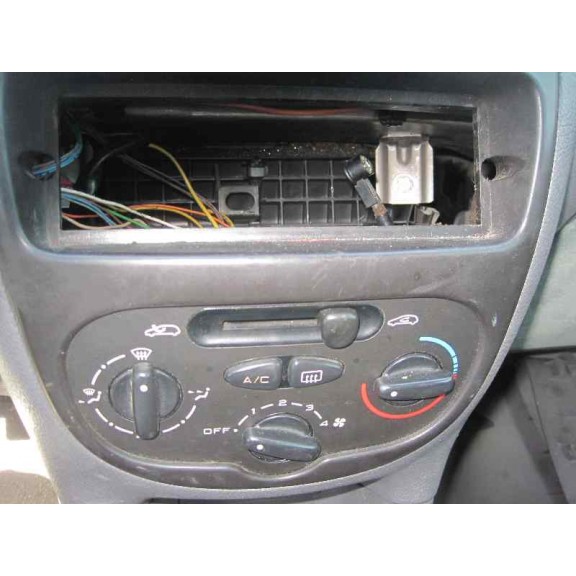 peugeot 206 berlina del año 2001