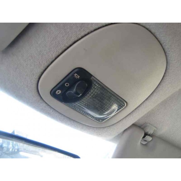 peugeot 206 berlina del año 2001