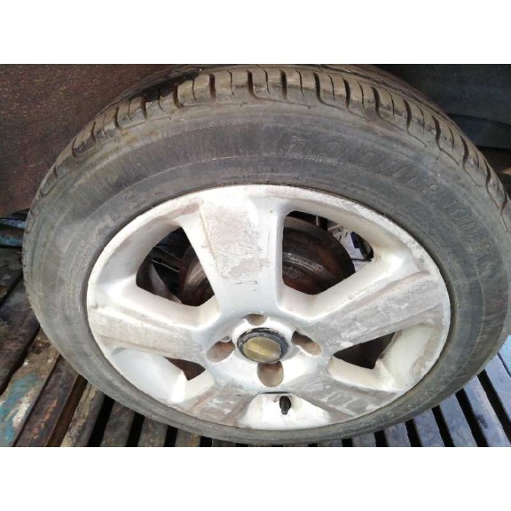 daewoo nubira berlina del año 2000