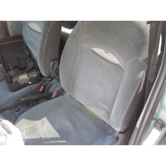 peugeot 206 berlina del año 2001