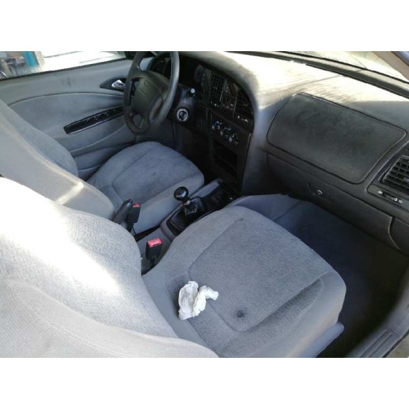 daewoo nubira berlina del año 2000