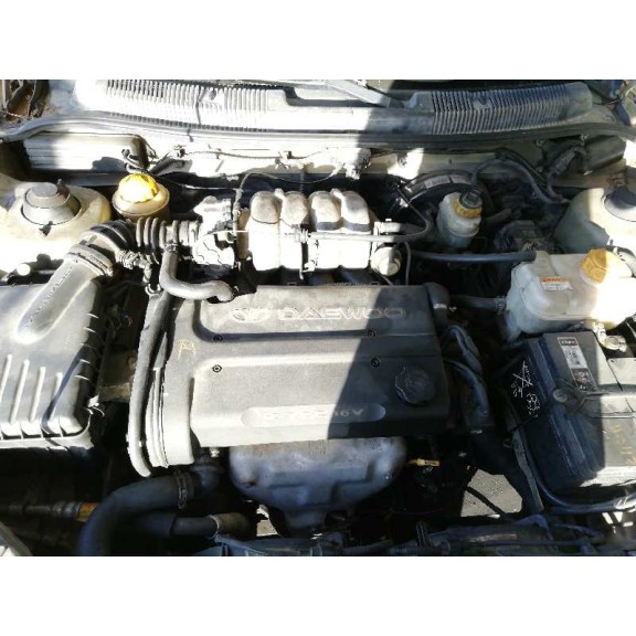 daewoo nubira berlina del año 2000