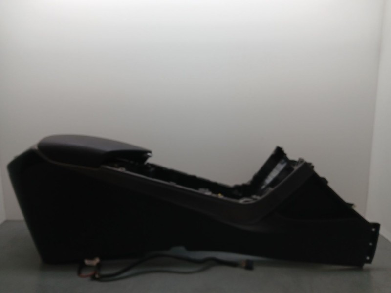 Recambio de apoyabrazos central para hyundai i40 i (vf) 1.7 crdi referencia OEM IAM 846013z010  