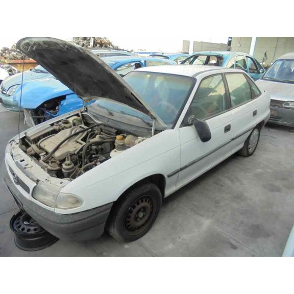 opel astra f berlina del año 1996