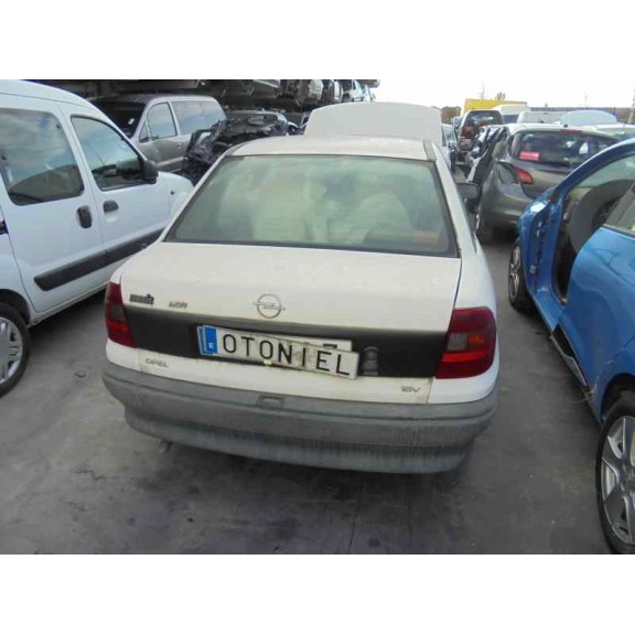 opel astra f berlina del año 1996
