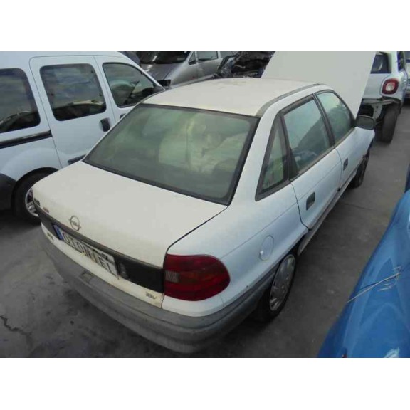 opel astra f berlina del año 1996