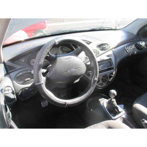 ford focus berlina (cak) del año 2001