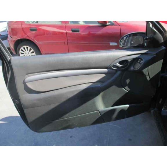 ford focus berlina (cak) del año 2001