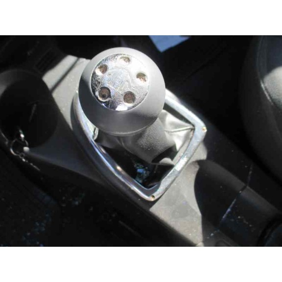 ford focus berlina (cak) del año 2001