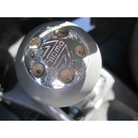 ford focus berlina (cak) del año 2001