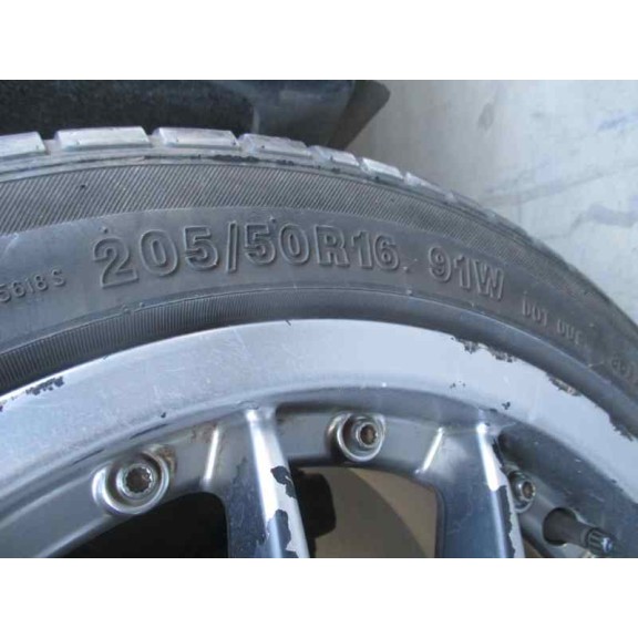 ford focus berlina (cak) del año 2001