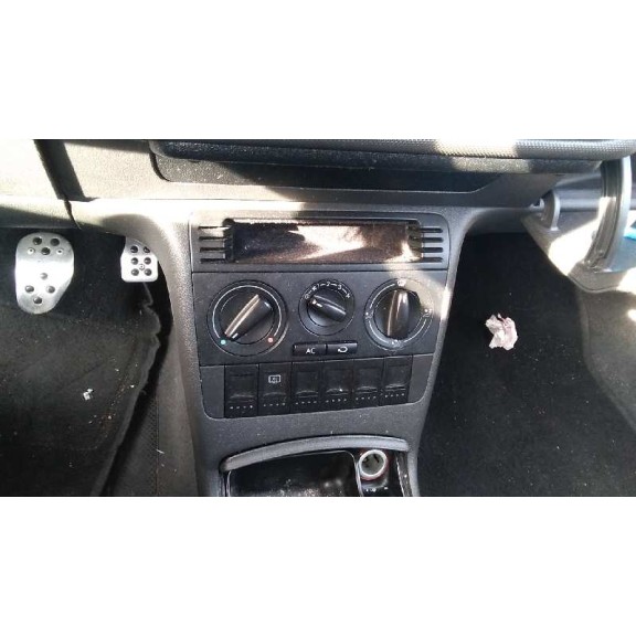 volkswagen polo berlina (6n2) del año 2001