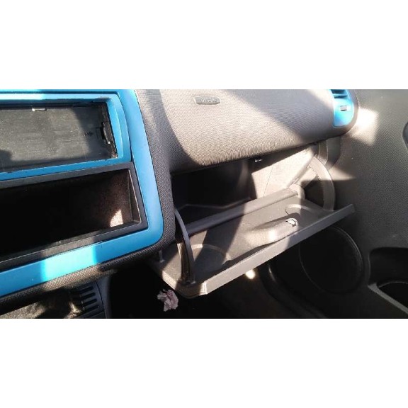 volkswagen polo berlina (6n2) del año 2001