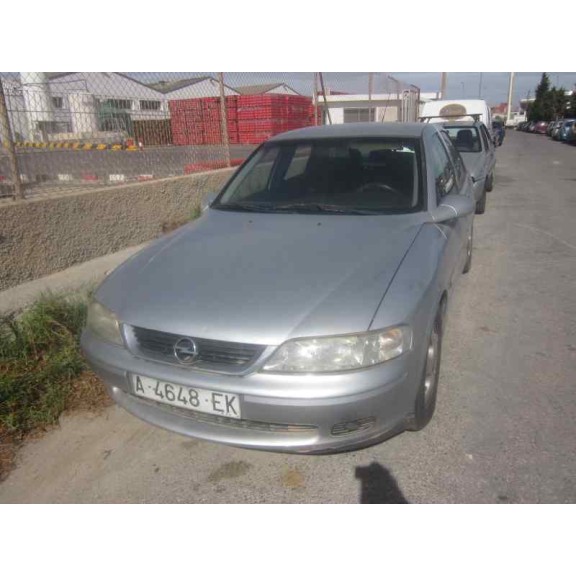 opel vectra b berlina del año 2000
