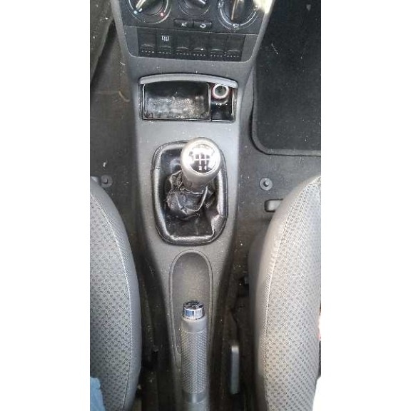 volkswagen polo berlina (6n2) del año 2001