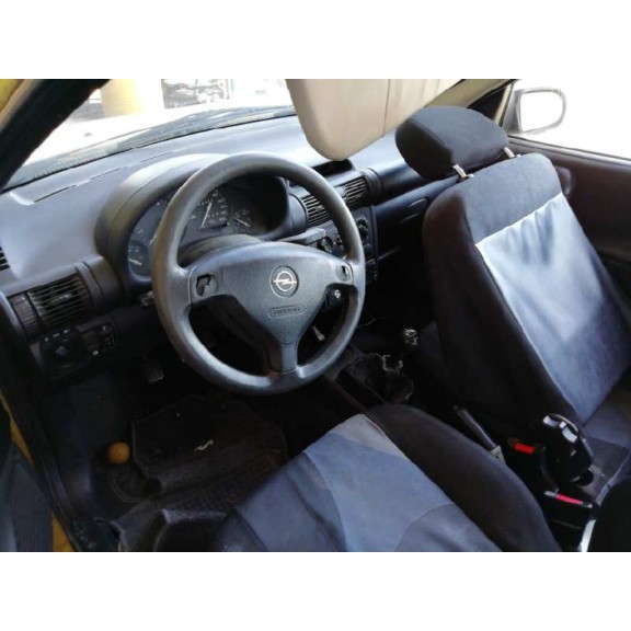 opel corsa b del año 2000