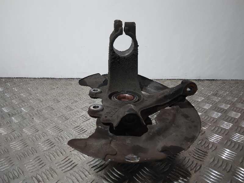 Recambio de mangueta delantera derecha para volvo v50 familiar 2.0 diesel cat referencia OEM IAM 3M513K170  