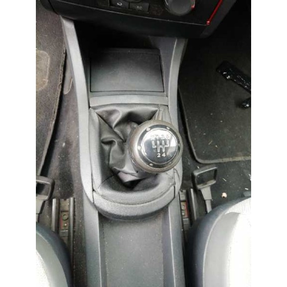 seat ibiza (6l1) del año 2004