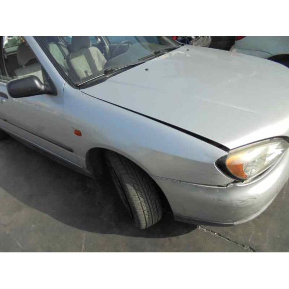 nissan primera berlina (p11) del año 2000