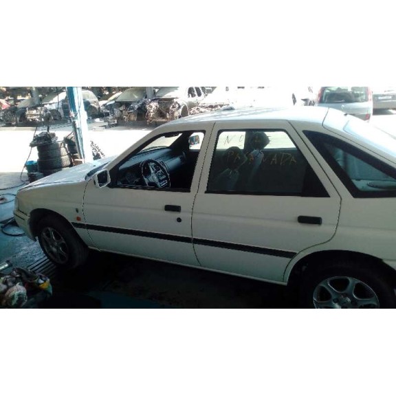 ford escort berlina/turnier del año 1992