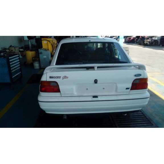 ford escort berlina/turnier del año 1992