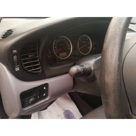 nissan almera (n16/e) del año 2003