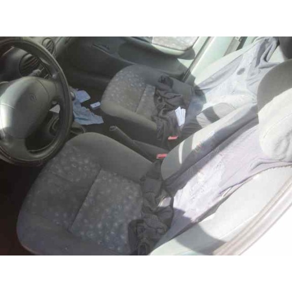 renault megane i berlina hatchback (ba0) del año 1998