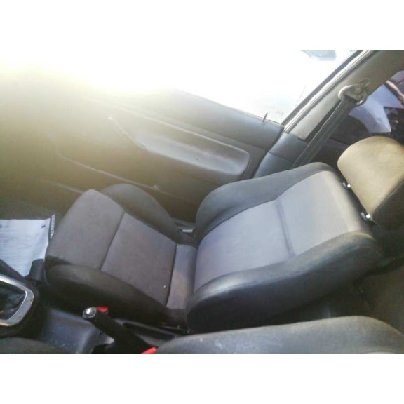 volkswagen golf iv berlina (1j1) del año 2001