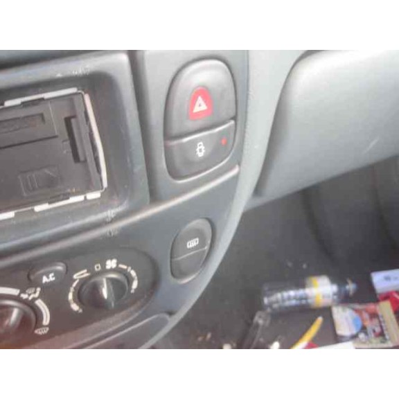 renault megane i berlina hatchback (ba0) del año 1998