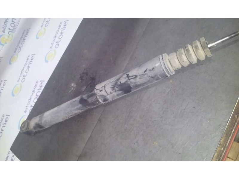 Recambio de amortiguador trasero izquierdo para renault modus 1.2 16v referencia OEM IAM   