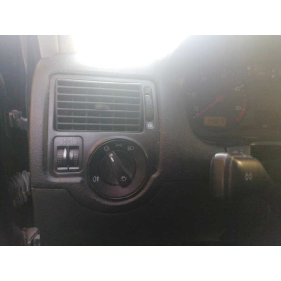 volkswagen golf iv berlina (1j1) del año 2001