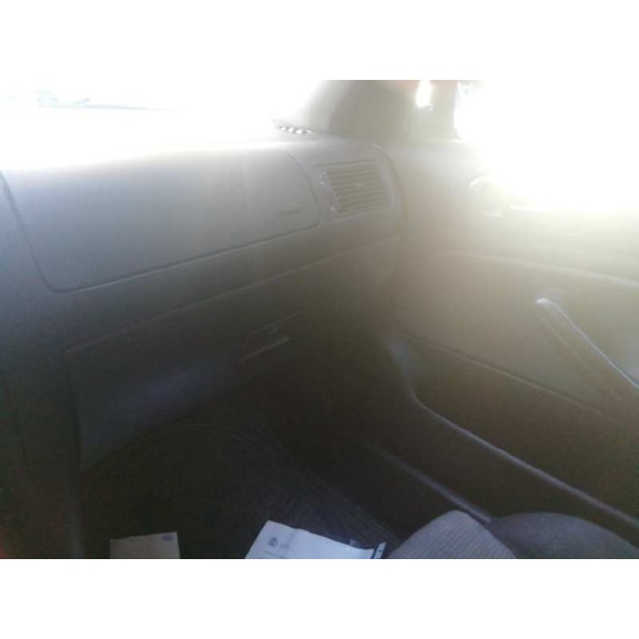 volkswagen golf iv berlina (1j1) del año 2001