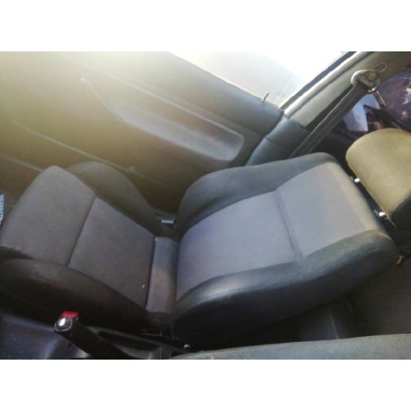 volkswagen golf iv berlina (1j1) del año 2001