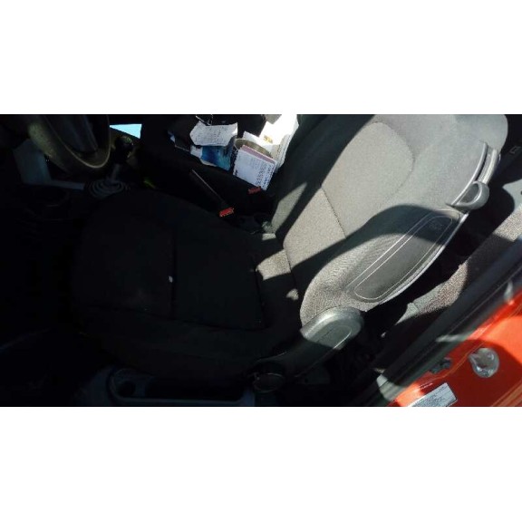 mitsubishi colt berlina 5 (z30a) del año 2005