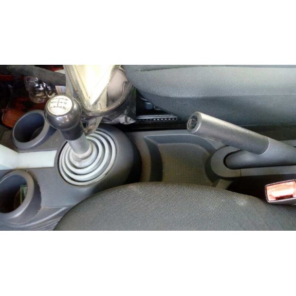 mitsubishi colt berlina 5 (z30a) del año 2005