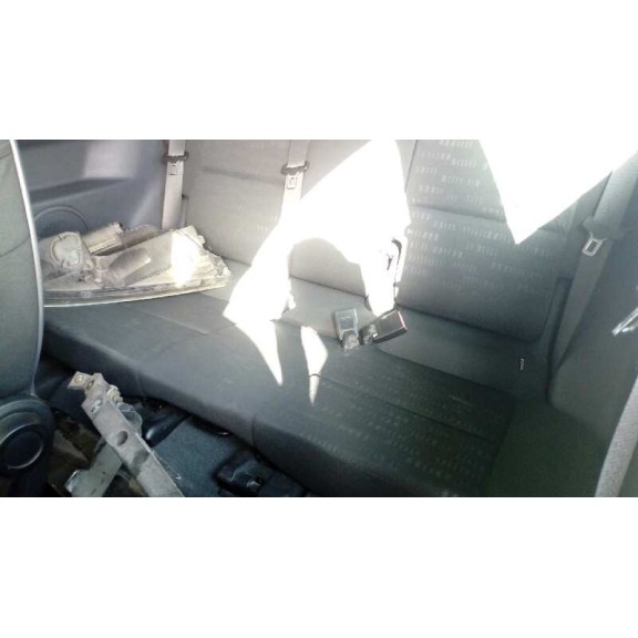 mitsubishi colt berlina 5 (z30a) del año 2005