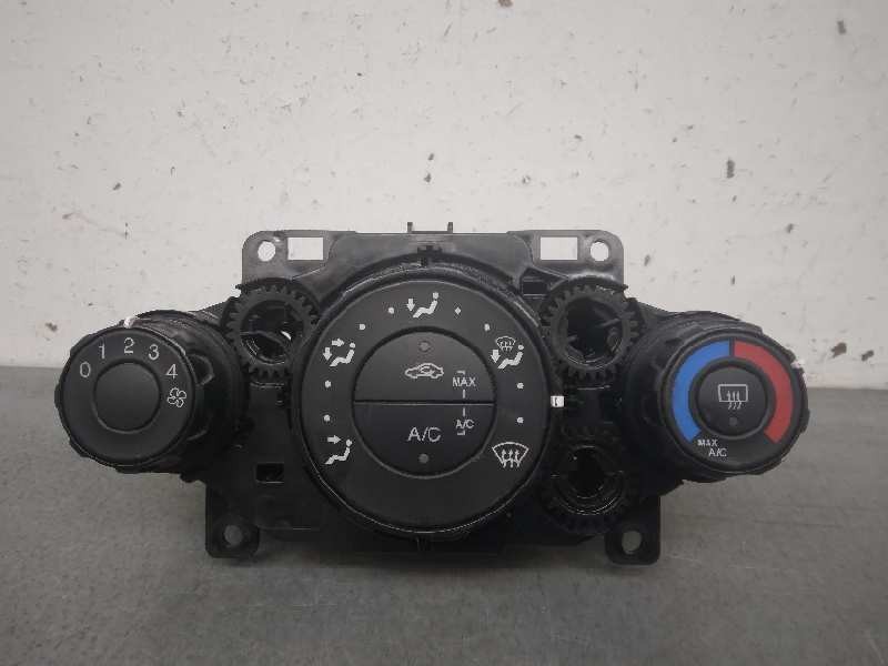 Recambio de mando calefaccion / aire acondicionado para ford fiesta (ccn) black edition referencia OEM IAM 8A6118549  