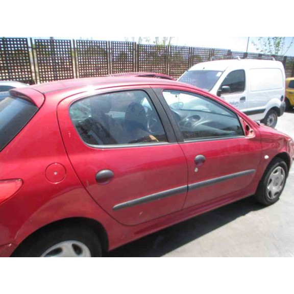peugeot 206 berlina del año 2001