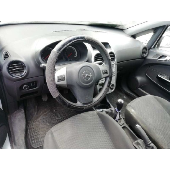 opel corsa d del año 2012