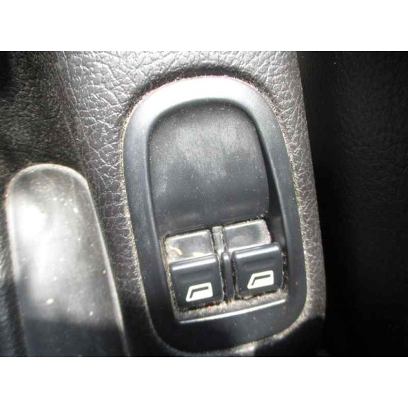 peugeot 206 berlina del año 2001