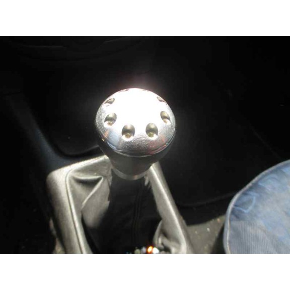 peugeot 206 berlina del año 2001