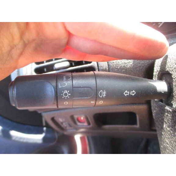 peugeot 206 berlina del año 2001