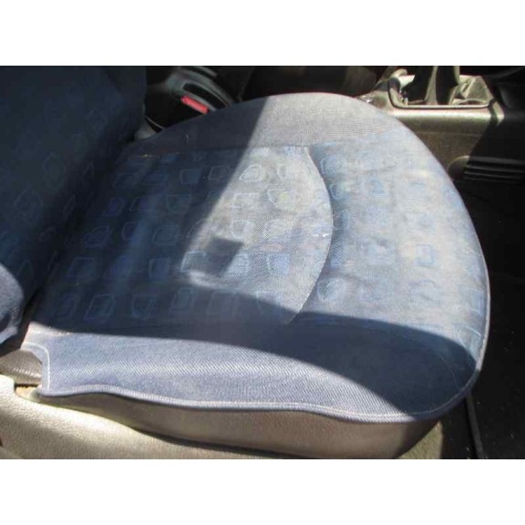 peugeot 206 berlina del año 2001