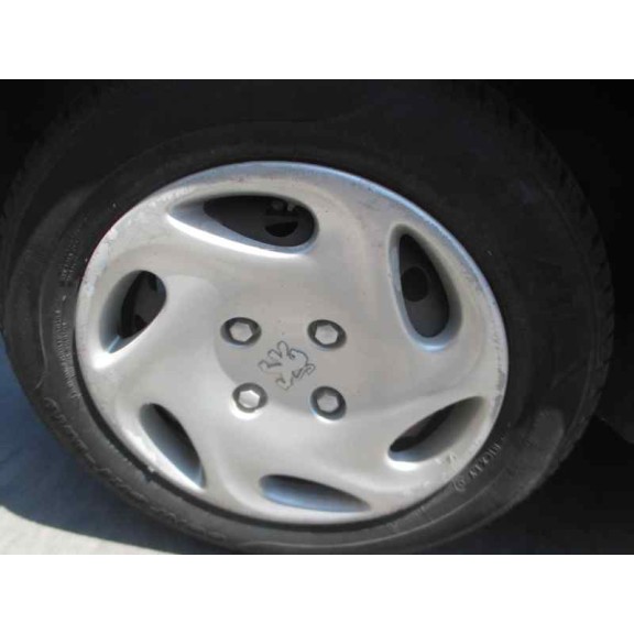 peugeot 206 berlina del año 2001