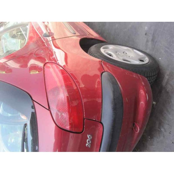 peugeot 206 berlina del año 2001