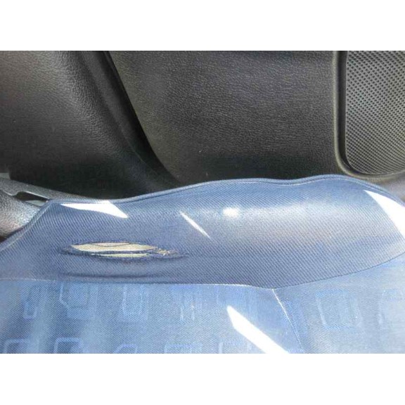 peugeot 206 berlina del año 2001