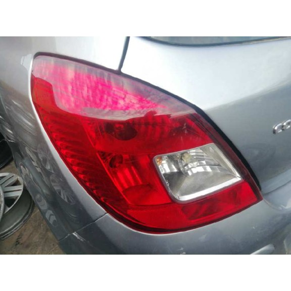 opel corsa d del año 2010