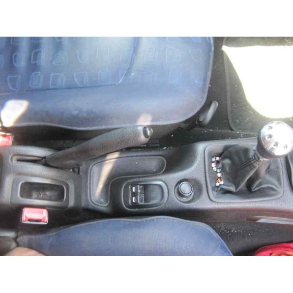 peugeot 206 berlina del año 2001