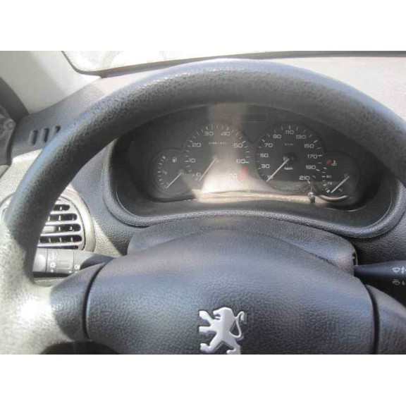 peugeot 206 berlina del año 2001