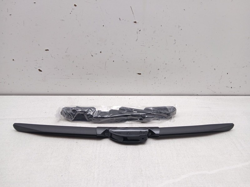 Recambio de escobilla limpia para peugeot 3008 referencia OEM IAM cgaf1743  43 cm 17´´ flexible